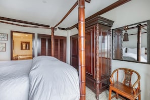 Condo, 2 Bedrooms