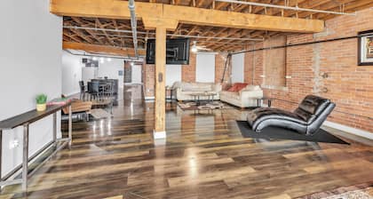 Stylish Chic Retreat At Lafayette Lofts 1 Bedroom Apts by RedAwning