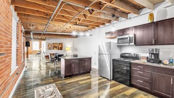 Apartment, 1 Bedroom | Private kitchen | Fridge, oven, coffee/tea maker