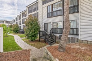 Condo, 2 Bedrooms | Exterior