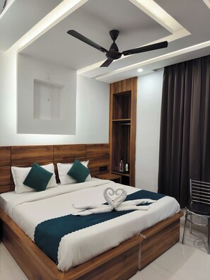 Laptop workspace, free WiFi, bed sheets - HOTEL VAIDIK GANGA  (rishikesh)