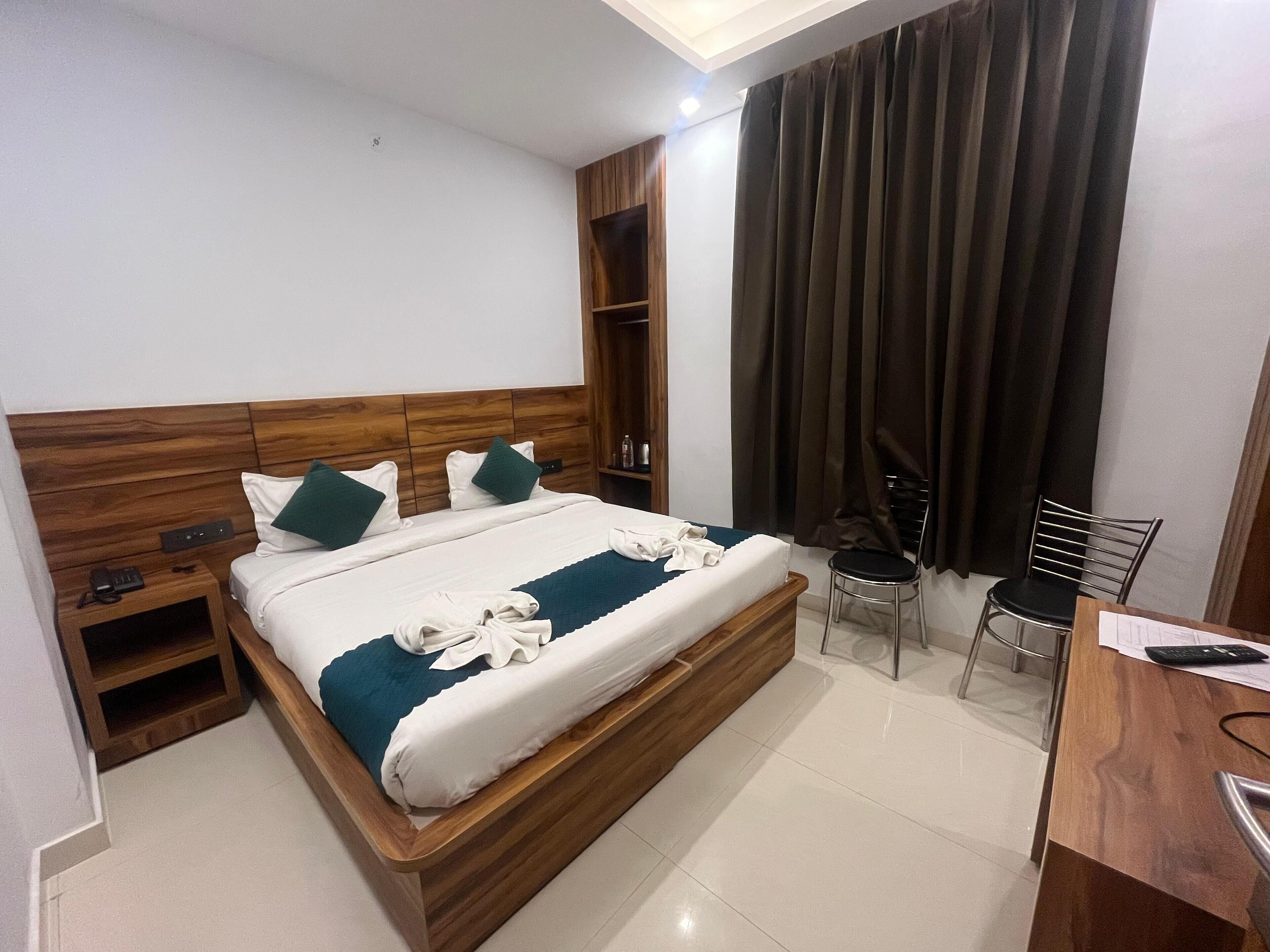 Standaard tweepersoonskamer | Een laptopwerkplek, gratis wifi, beddengoed