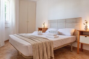 3 bedrooms, iron/ironing board, free WiFi, bed sheets - Apt. Gregal (L'Escala)