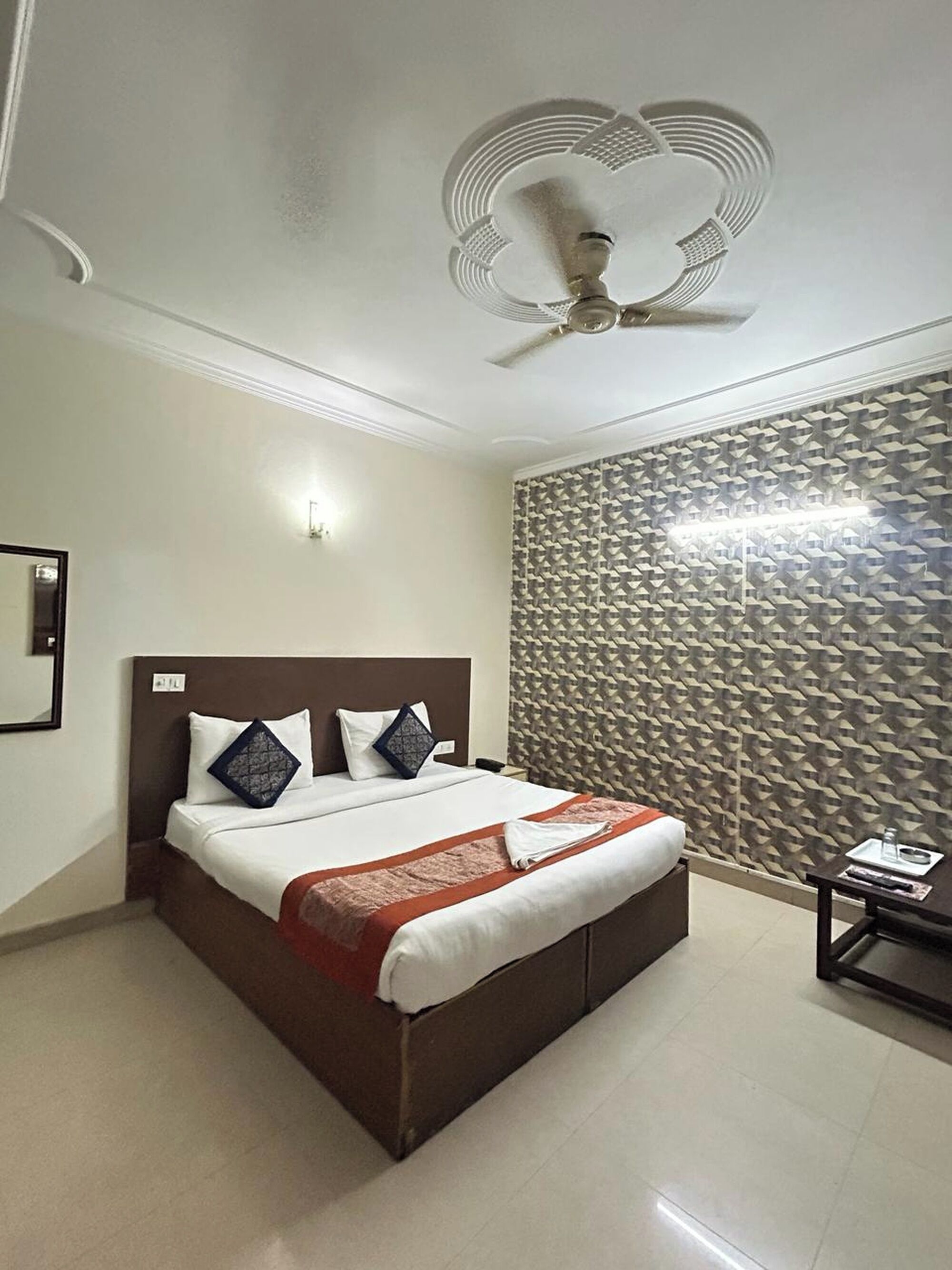 Soundproofing, free WiFi