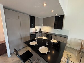 Kühlschrank, Ofen, Geschirrspüler