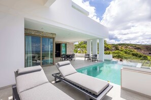 Pool - "Azzurro" | Luxury Living | The Cape at Blue Bay (Rif Sint Marie)