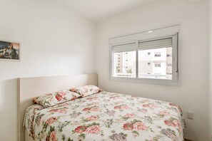 1 bedroom, desk, iron/ironing board, WiFi