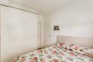 1 غرفة نوم ومكتب ومكواة/لوح كي وواي فاي