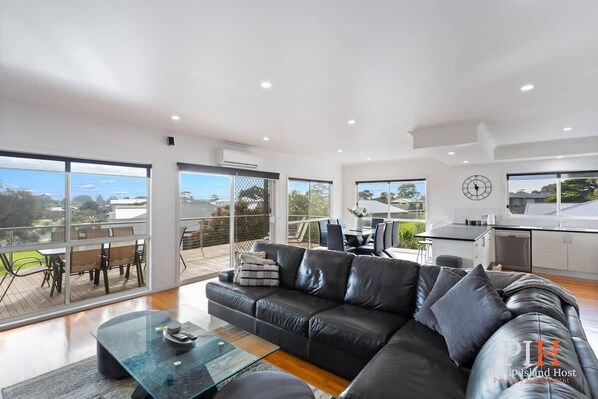 TV, offices - Killara Heights Summa (Cowes)