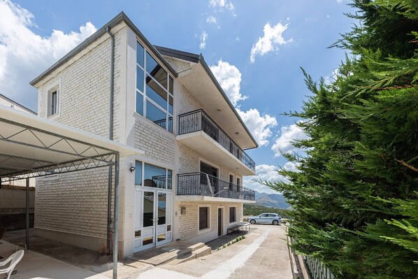 Apartament (Two Bedroom Apartment with Balcony an) | Exterior