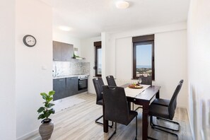 Apartment (Two Bedroom Apartment with Balcony an) | Dining room