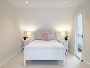 3 bedrooms, WiFi