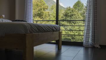 5 chambres, fer et planche à repasser, Wi-Fi gratuit, draps fournis