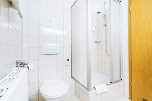 Basic Double Room - Aparthotel Tannenhof (Badenweiler)