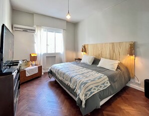 1 camera, Wi-Fi, lenzuola