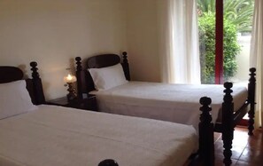 2 dormitoris, planxa i posts de planxar, wifi i roba de llit