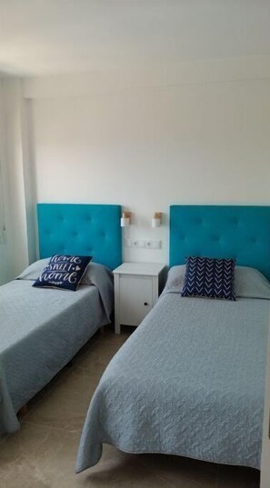 3 habitaciones, tabla de planchar con plancha y wifi gratis 