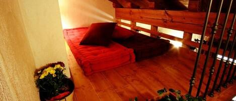 1 室のベッドルーム、WiFi