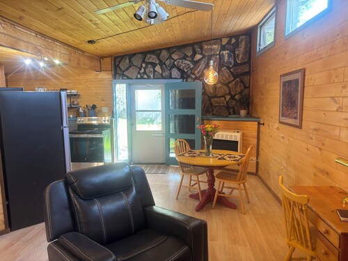 Charming 1-bedroom house with heat and WiFi in delightful Creede