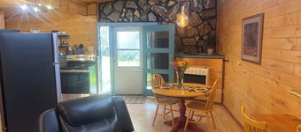 Charming 1-bedroom house with heat and WiFi in delightful Creede