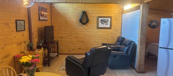 Charming 1-bedroom house with heat and WiFi in delightful Creede