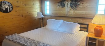 Charming 1-bedroom house with heat and WiFi in delightful Creede