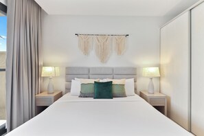 Premium bedding, in-room safe, individually decorated - Bocobay Wariruri Condos (Noord)