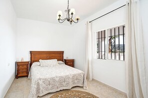 5 bedrooms, Internet, bed sheets