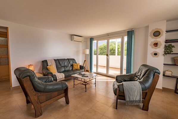 Living area - Almahen Ecological Estate in Salobreña (Salobreña)