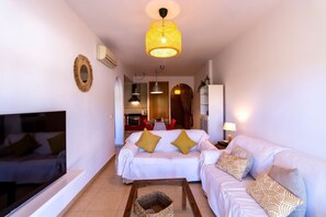 TV - La Guardia Salobreña Comfort and Sports (Salobreña)