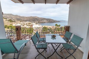 Outdoor dining - Balcony with Sea View in Lambda 1 Apartment (Almuñécar)
