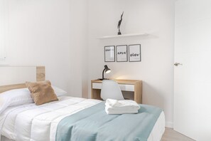2 bedrooms, desk, iron/ironing board, travel crib - Horizonte at Nasila Beach, Mountains, and Golf (Motril)