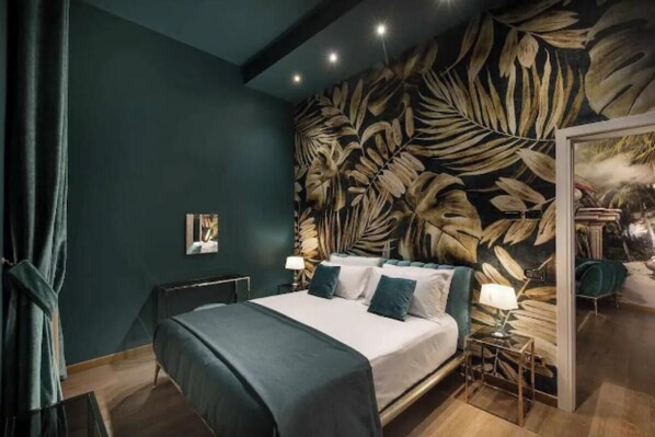 1 bedroom, in-room safe, desk, iron/ironing board - Charming Canal View Apartment in Historic Venetian Palace
(Venezia)