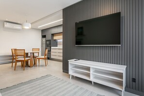 Dining - WI-FI 1000MB | 800m from Jurerê Beach #JA32 (Florianópolis)