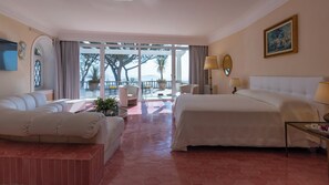 6 chambres, fer et planche à repasser, Wi-Fi gratuit, draps fournis