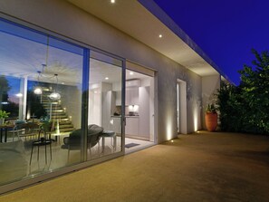 Outdoor dining - Villa Carrubo 4, Emma Villas (Ragusa)
