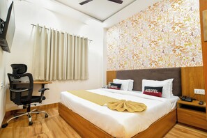 Deluxe Room | Meja, ruang kerja komputer riba, seterika/papan seterika, Wi-fi percuma 