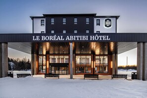 Exterior - Le Boréal Abitibi Hôtel (Val-d'Or)