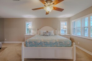 5 bedrooms, iron/ironing board, free WiFi, bed sheets - Elegant 5-BR Escape w/ Waterfront View & Pvt Pool (Cape Coral)