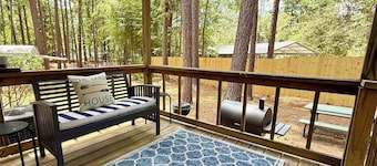 Updated home in Thomson near lake and boat ramp