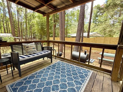 Updated home in Thomson near lake and boat ramp
