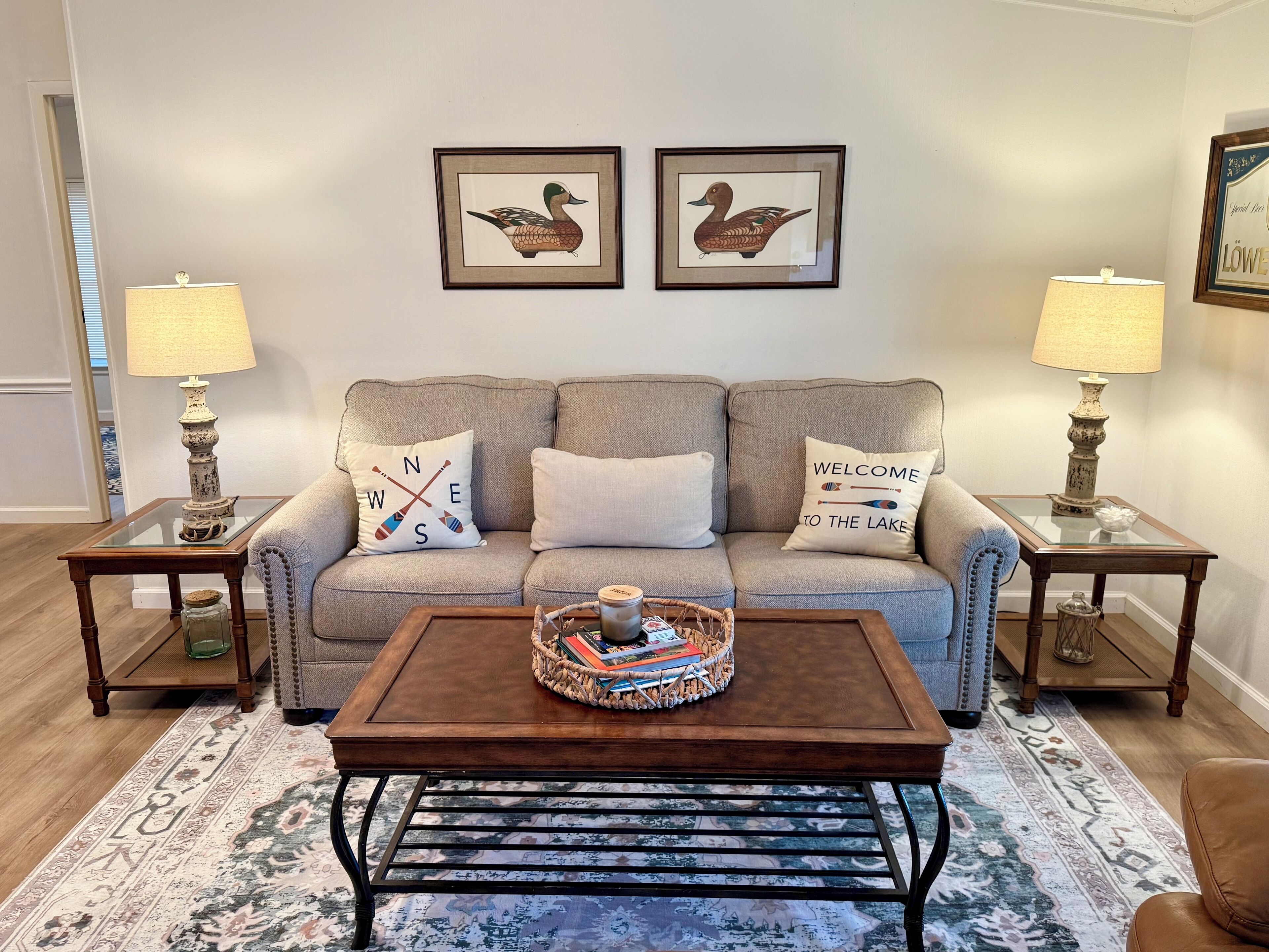 Smart TV, books, stereo