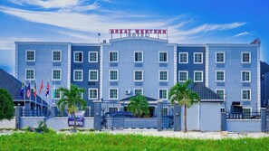 Front of property - Great Western Hotel and Suites (Owerri)