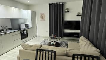 Apartemen | Area keluarga | TV