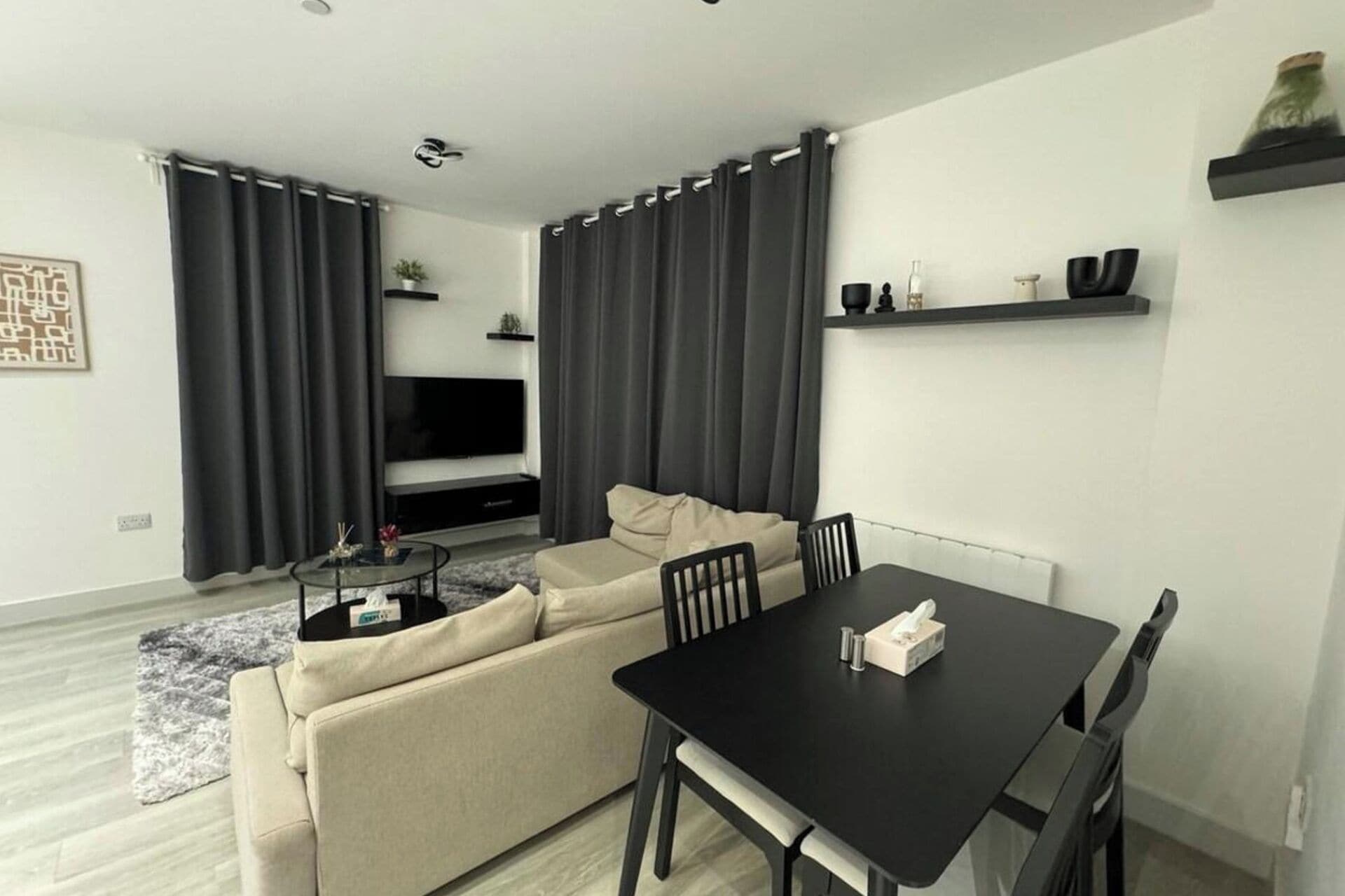 Apartment | Living area | TV