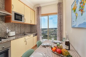 Apartment | 1 bedroom, desk, Internet