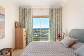 Apartment | 1 bedroom, desk, Internet