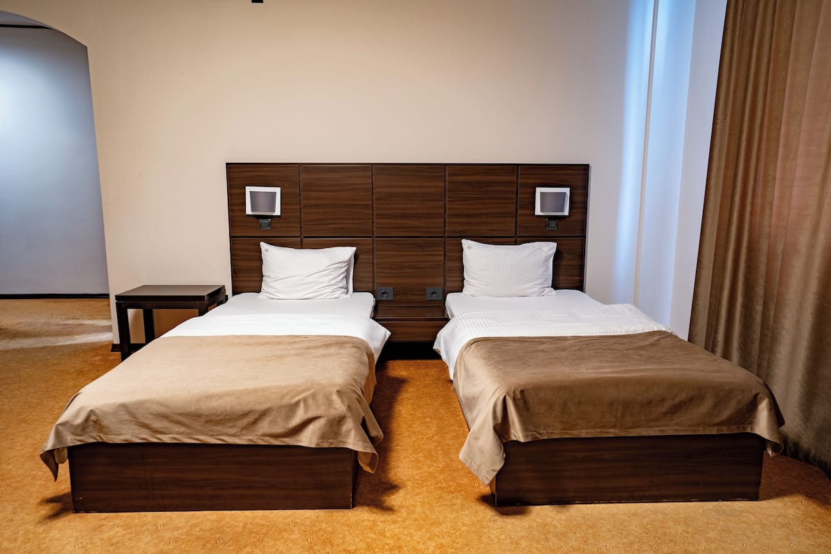 Standard Twin Room, 2 Single Beds, Non Smoking, Private Bathroom