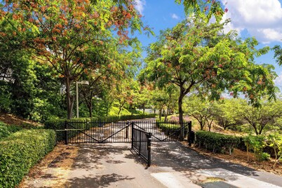 Spacious 2 bedroom at Fairway Terrace J107!