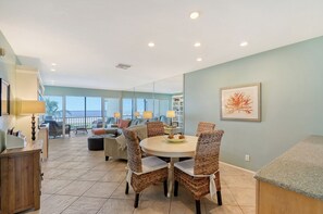 Dining - Best View on Siesta Key 1 Bed 1 Bath Top Floor Steps to Beach (Siesta Key)